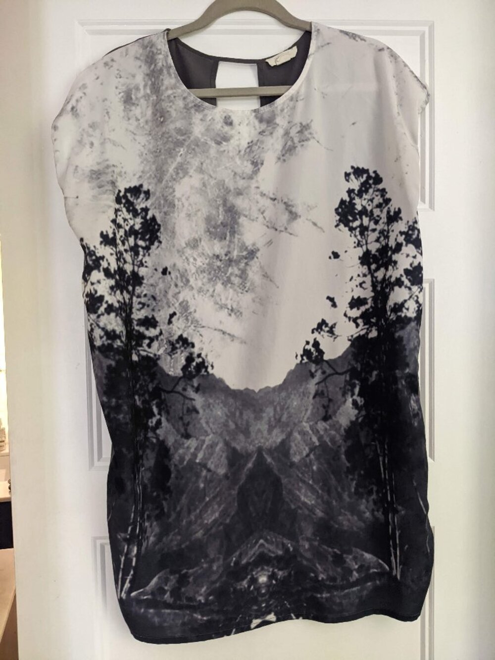 Tribal Gold Black & White Scenic Print Shift Dress, sz M or 8